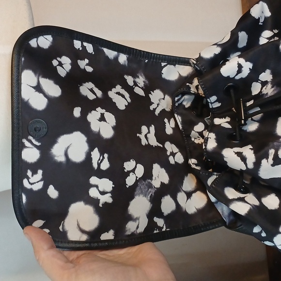 Like New!! Ted Baker Black and White Floral Backpack - Picture 11 of 15